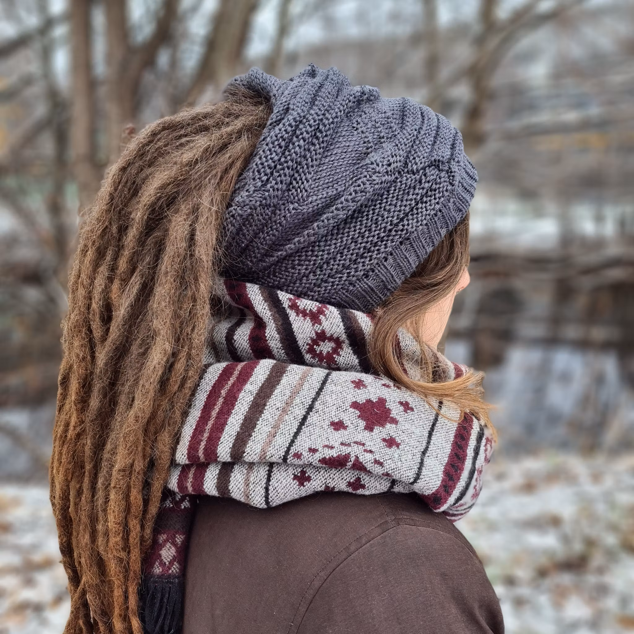Dreads Stickad Mössa (med hål)