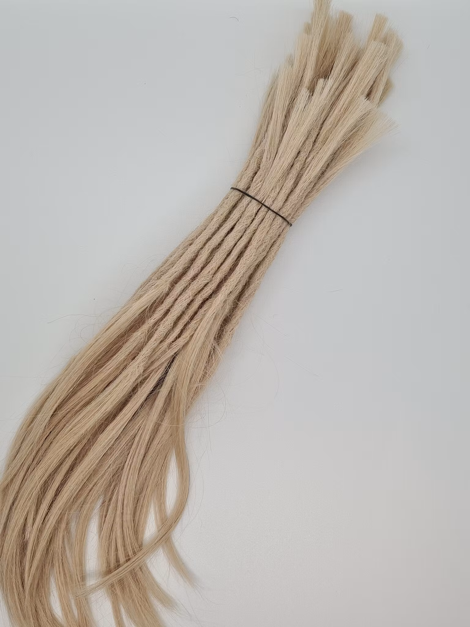 Ljusblond Äkta Dreads 30-35cm (7-8mm)