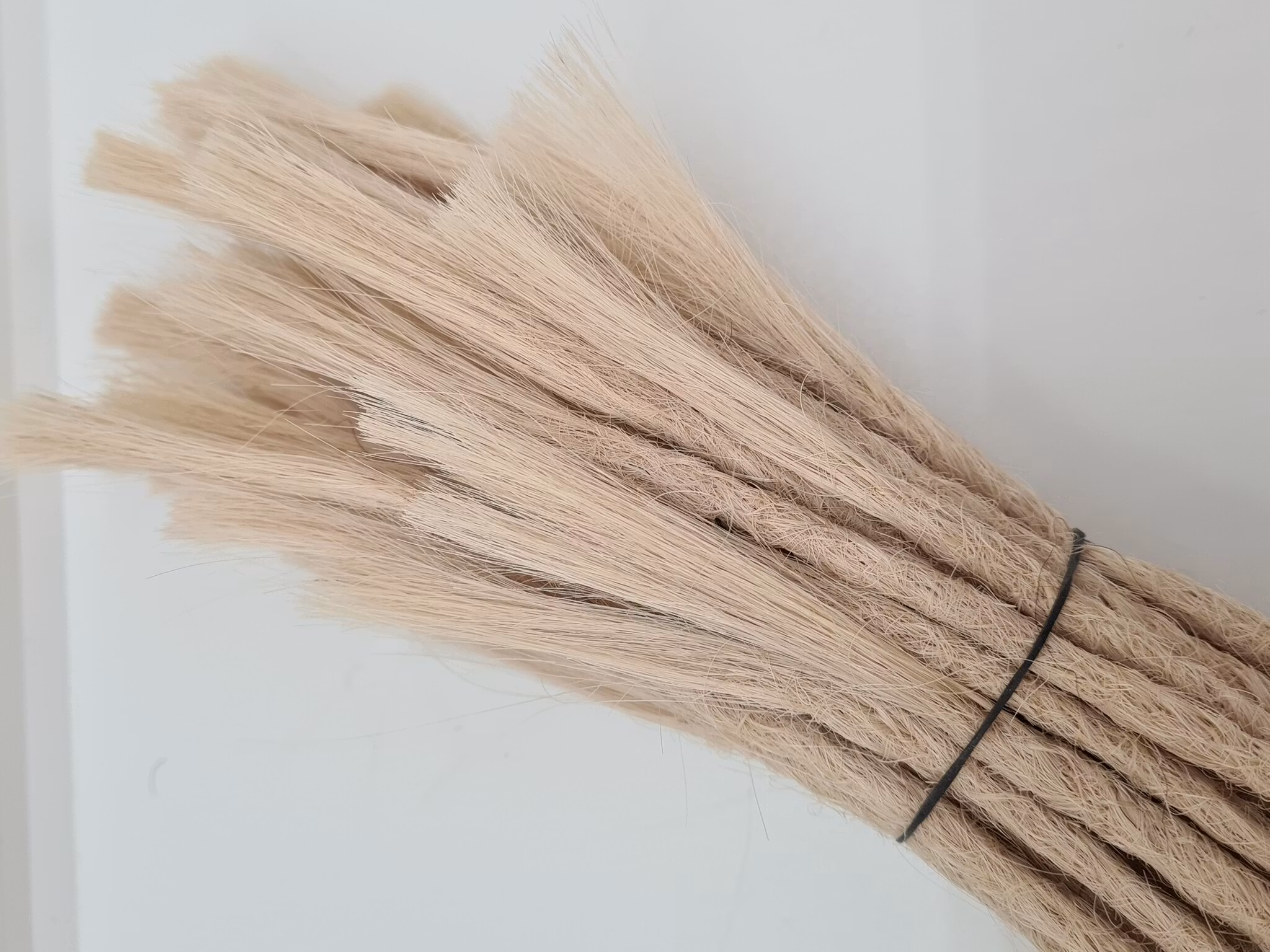 Ljusblond Äkta Dreads 30-35cm (7-8mm)