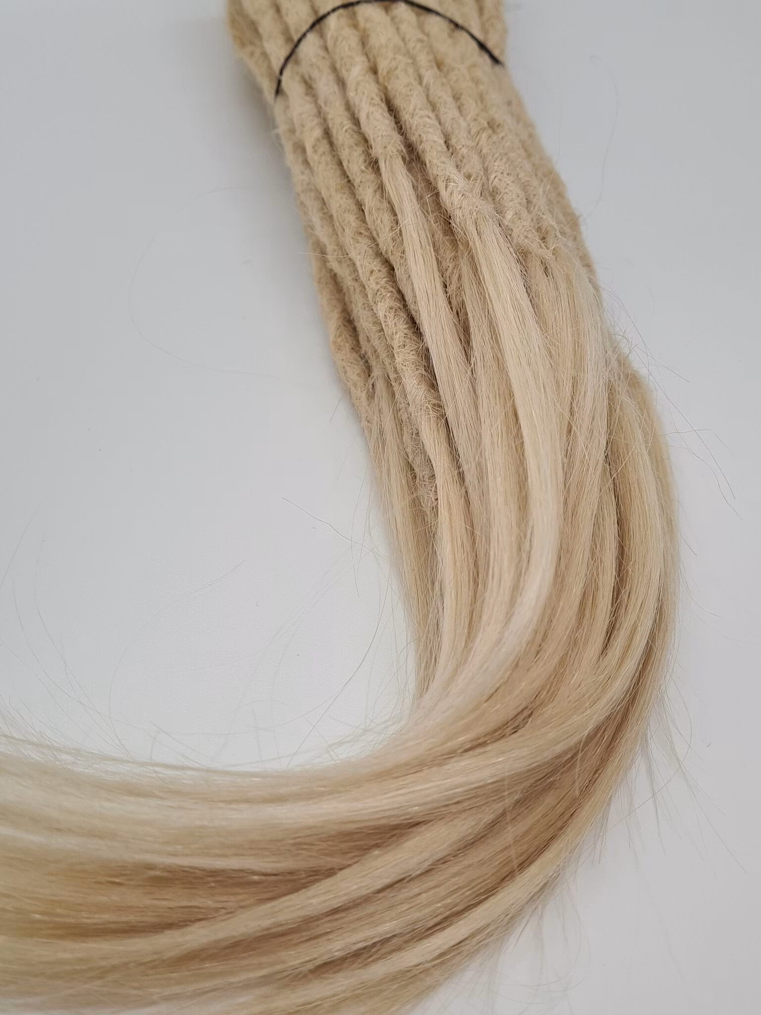 Ljusblond Äkta Dreads 40-45cm (7-8mm)