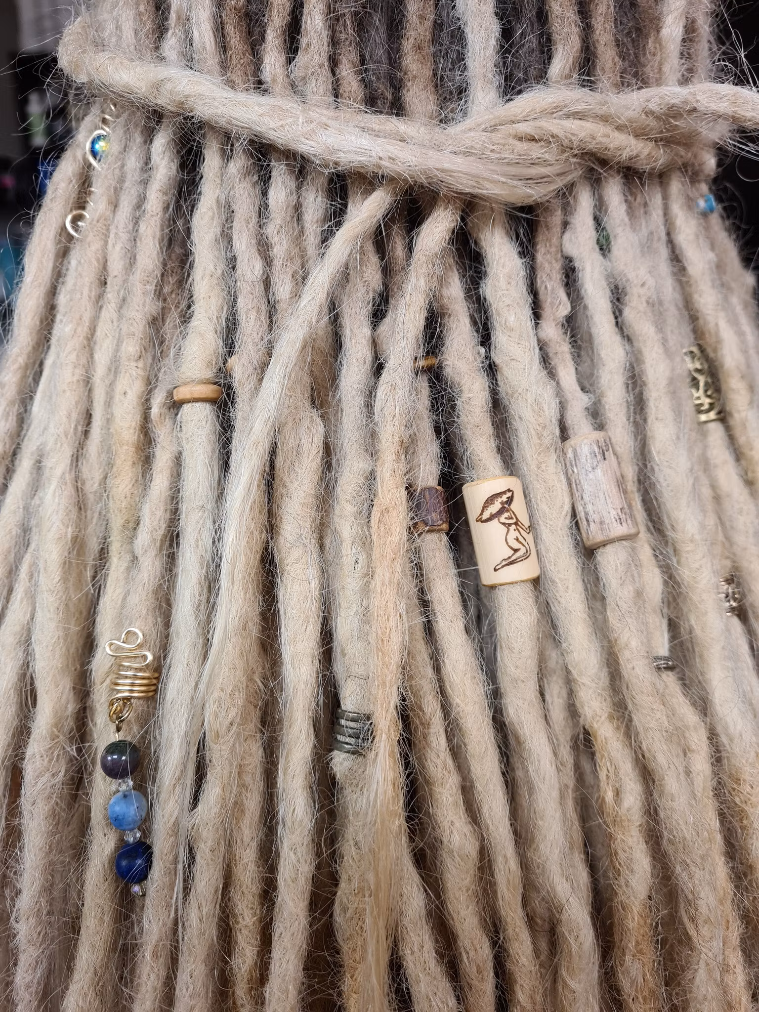 Ljusblond Äkta Dreads 30-35cm (7-8mm)