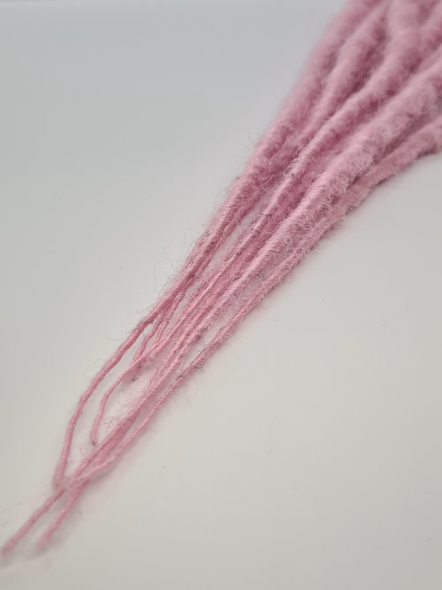 Ljusrosa SE Syntetdreads 40-45cm (8st)