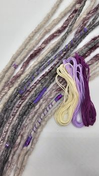 "Lavendel" Dekorationskit Till Dreads (Vit, Ljuslila, Lila Trådar)