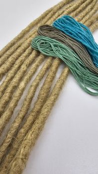 "Himmel" Dekorationskit Till Dreads (Mint, Greige, Turkos Trådar)
