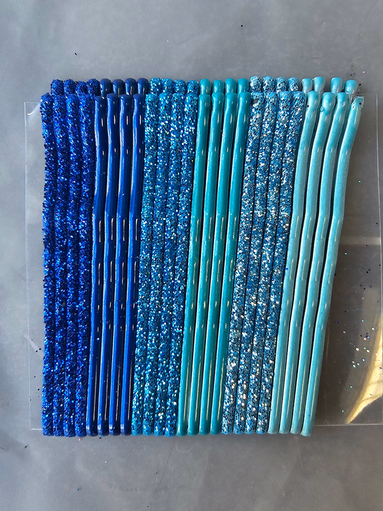 Blå Glitter Mix Hårspännen 24-pack
