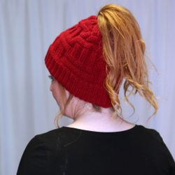 Röd Vintermössa (med hål)