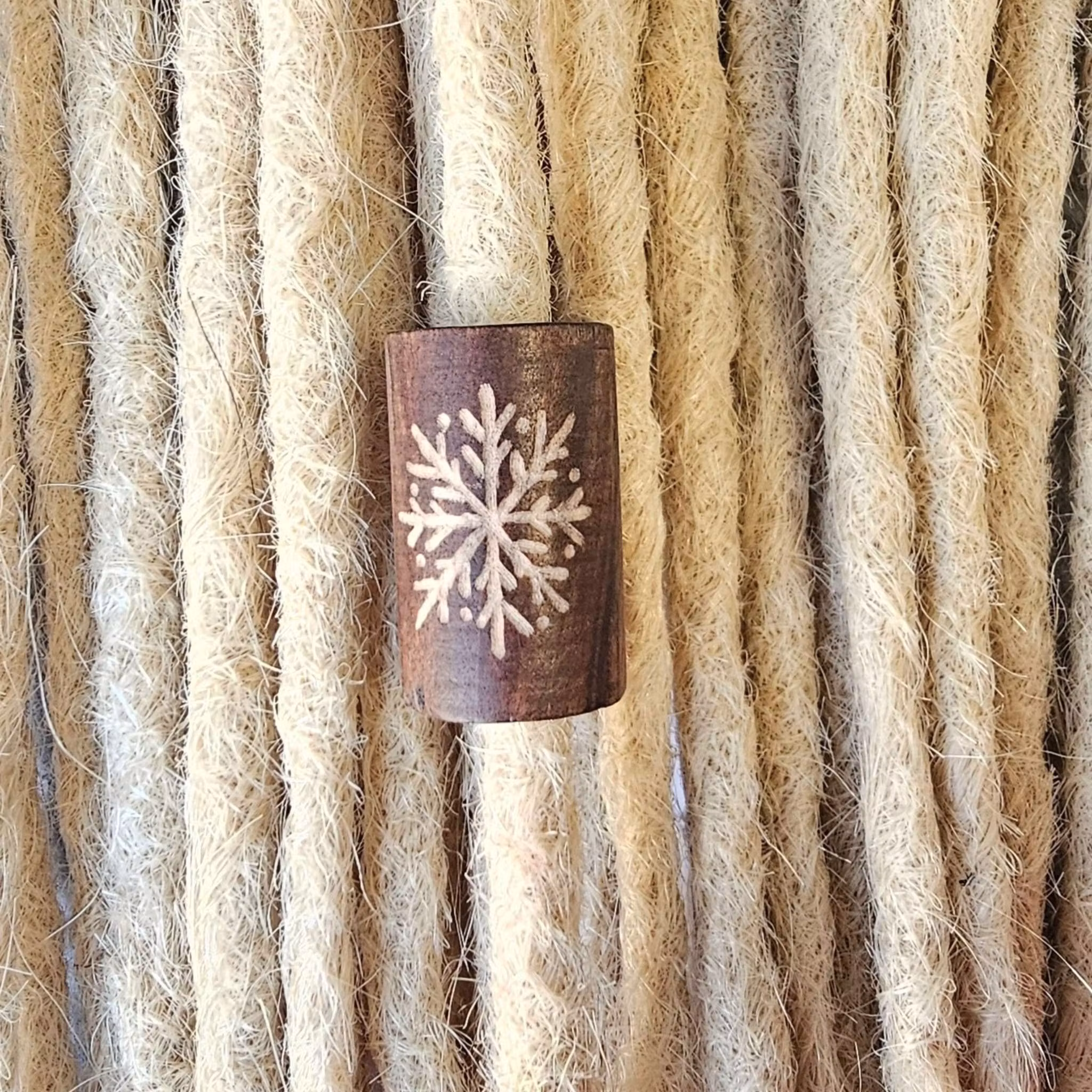 "Snöflinga" - Stor Brun Träpärla XL (1cm hål)