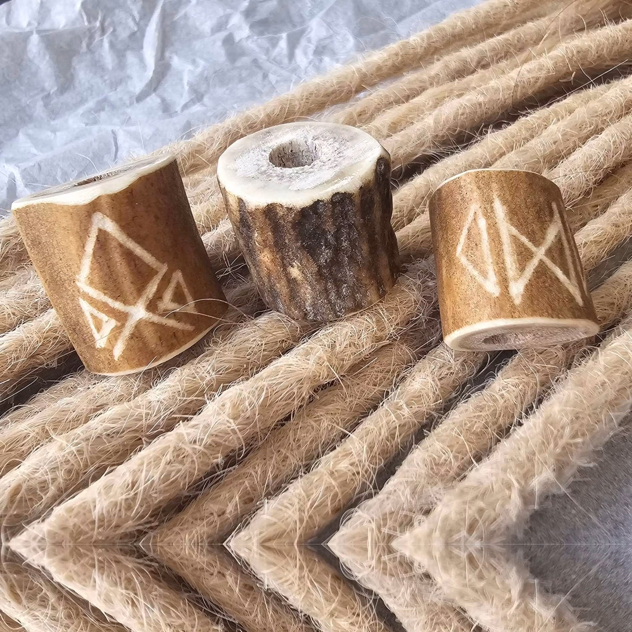 "Dagaz" Hjorthorn (Rådjur & Ren) Dreadspärla