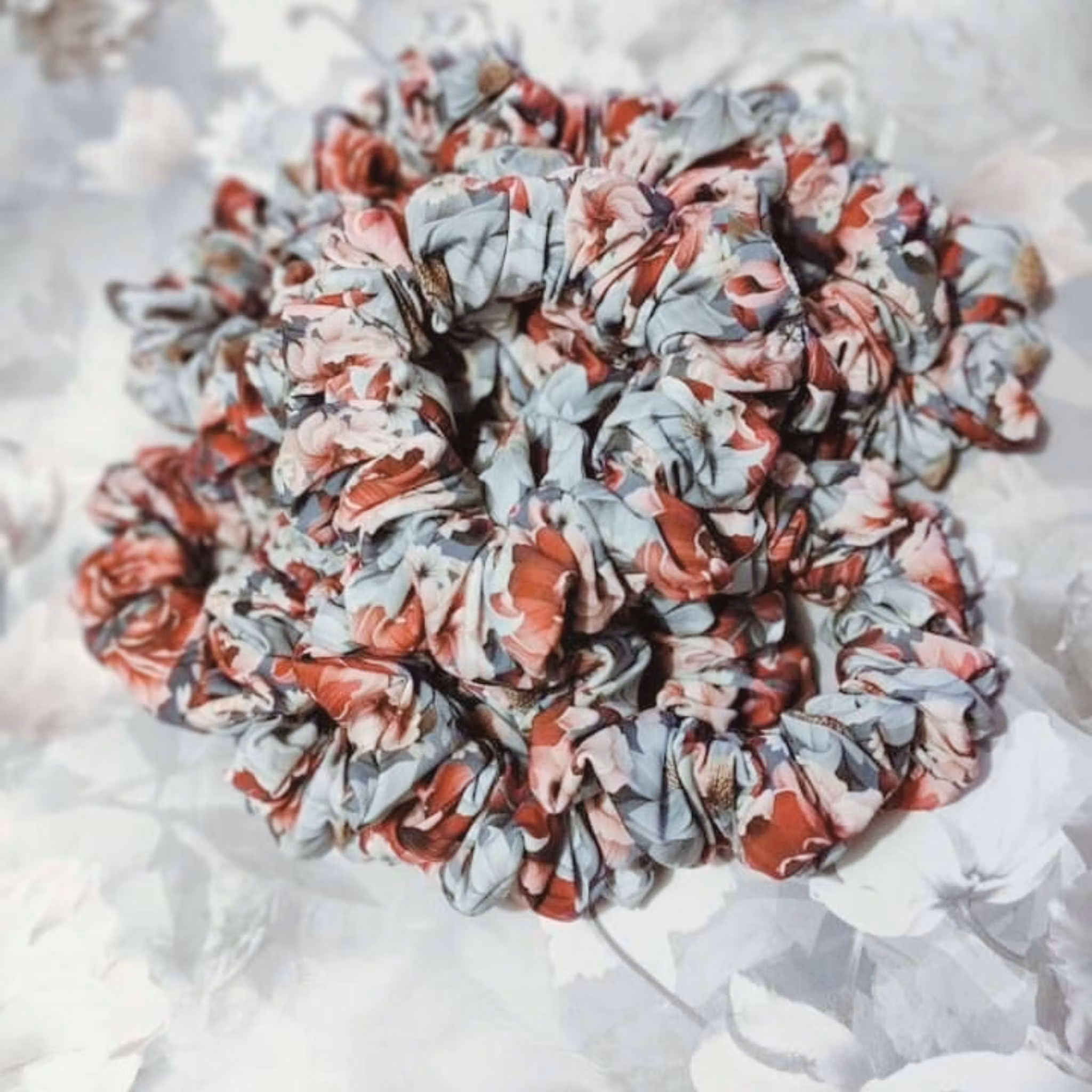 "Körsbärsblomma" XL Scrunchie Dreadsnodd