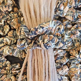 "Beige Tulpaner" XL Scrunchie Dreadsnodd