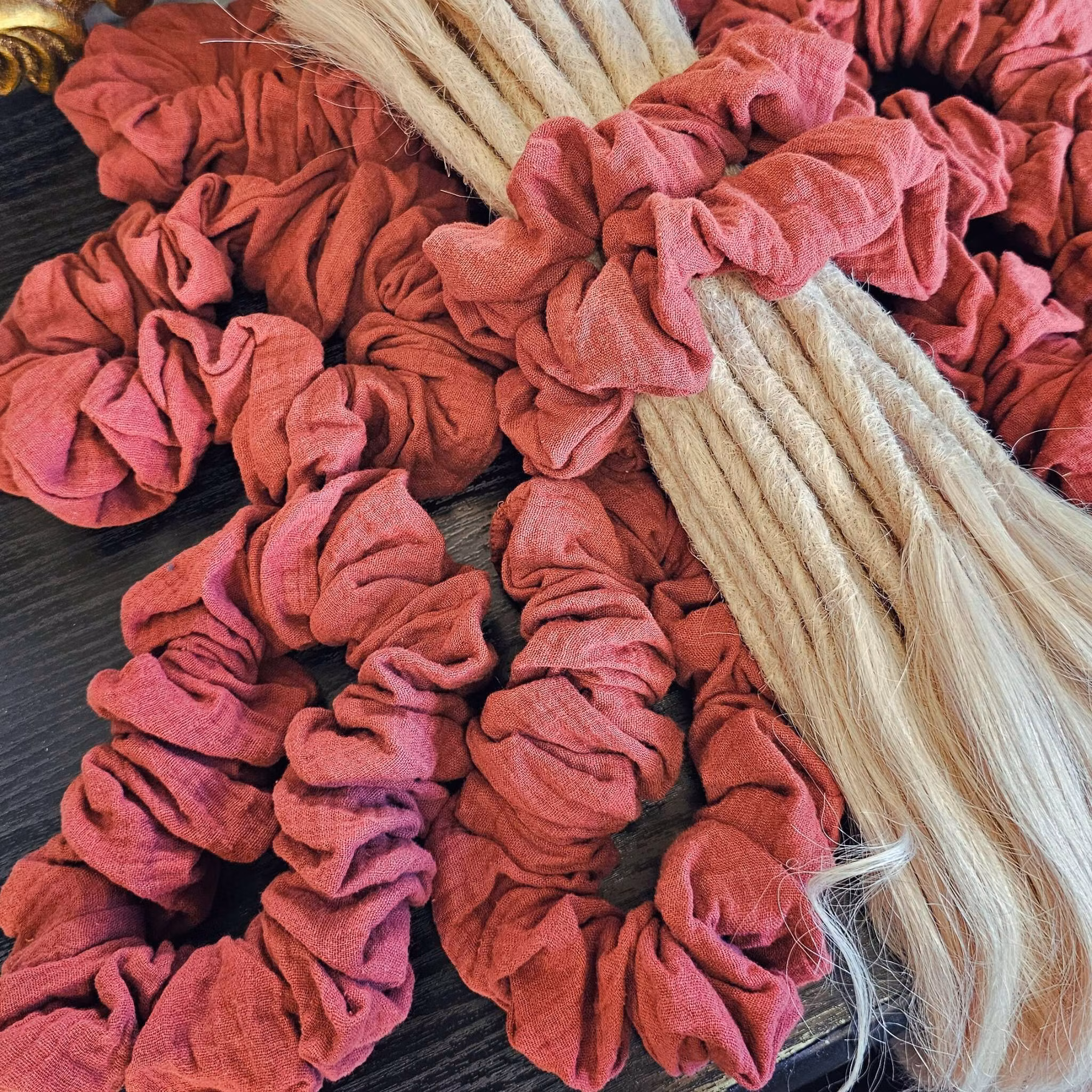 "Tegelsten" XL Scrunchie Dreadsnodd