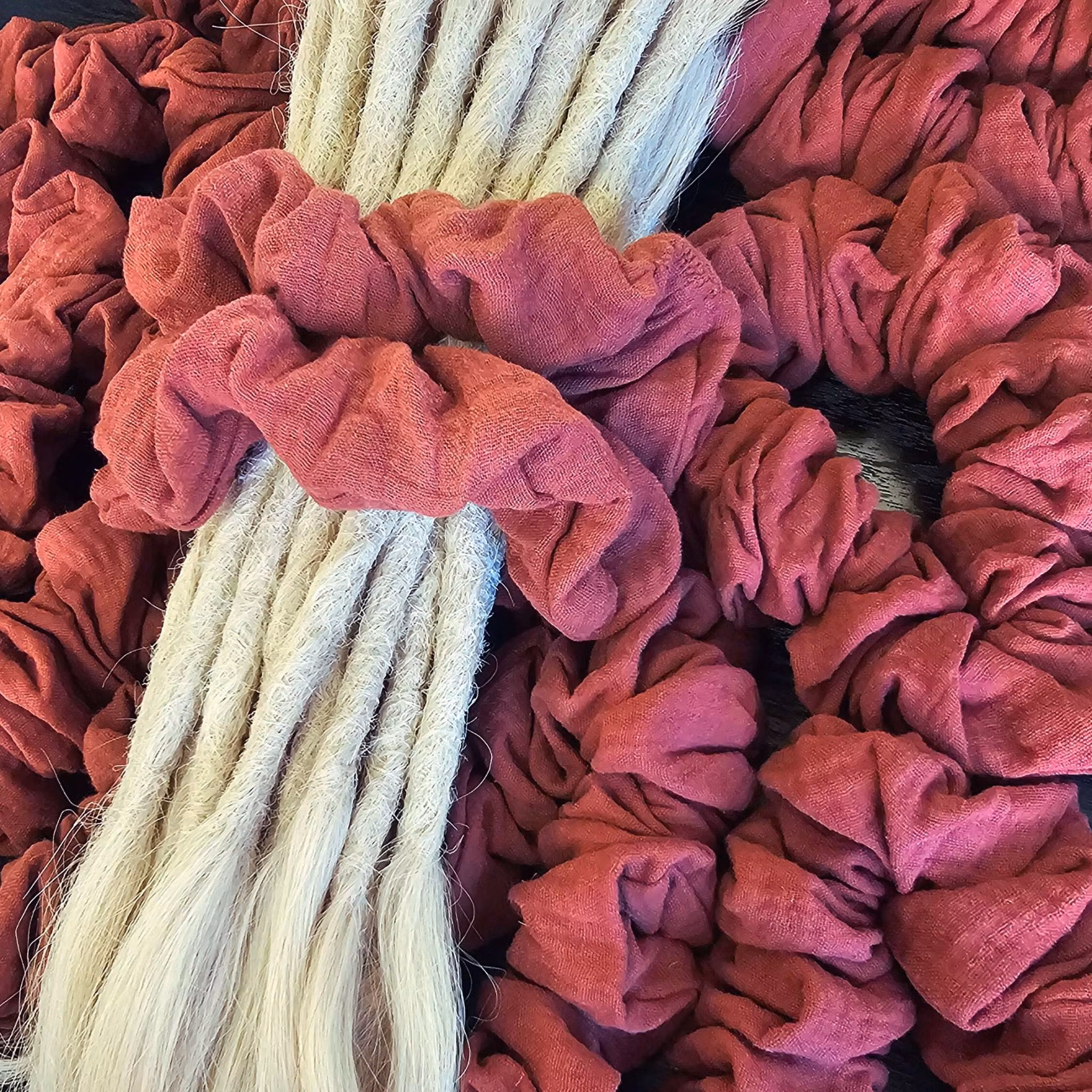 "Tegelsten" XL Scrunchie Dreadsnodd