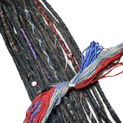 "Karneval" Dekorationskit Till Dreads (Grå, Röd, Blå Trådar)