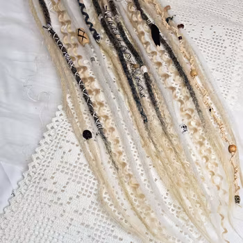Blond & Vit Grå Mix DE & SE Syntetdreads 55-65cm (17st)