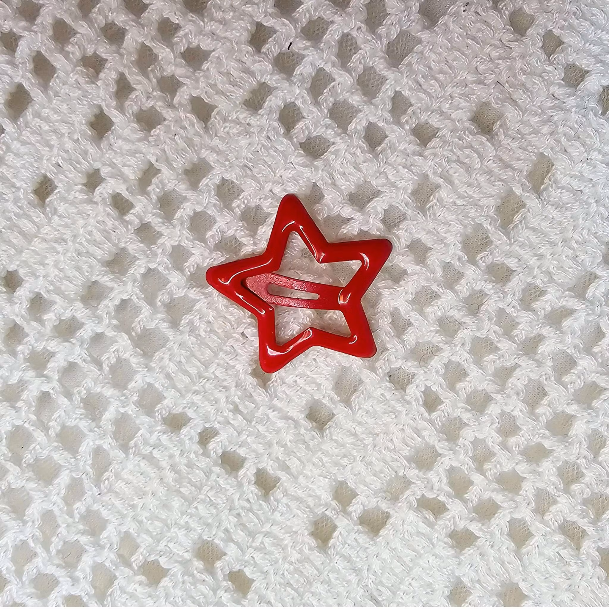 Röd "Stjärna" Hårspänne