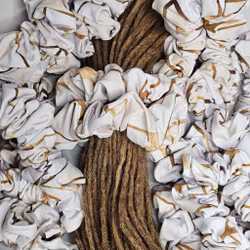 "Guld Marmor" XL Scrunchie Dreadsnodd