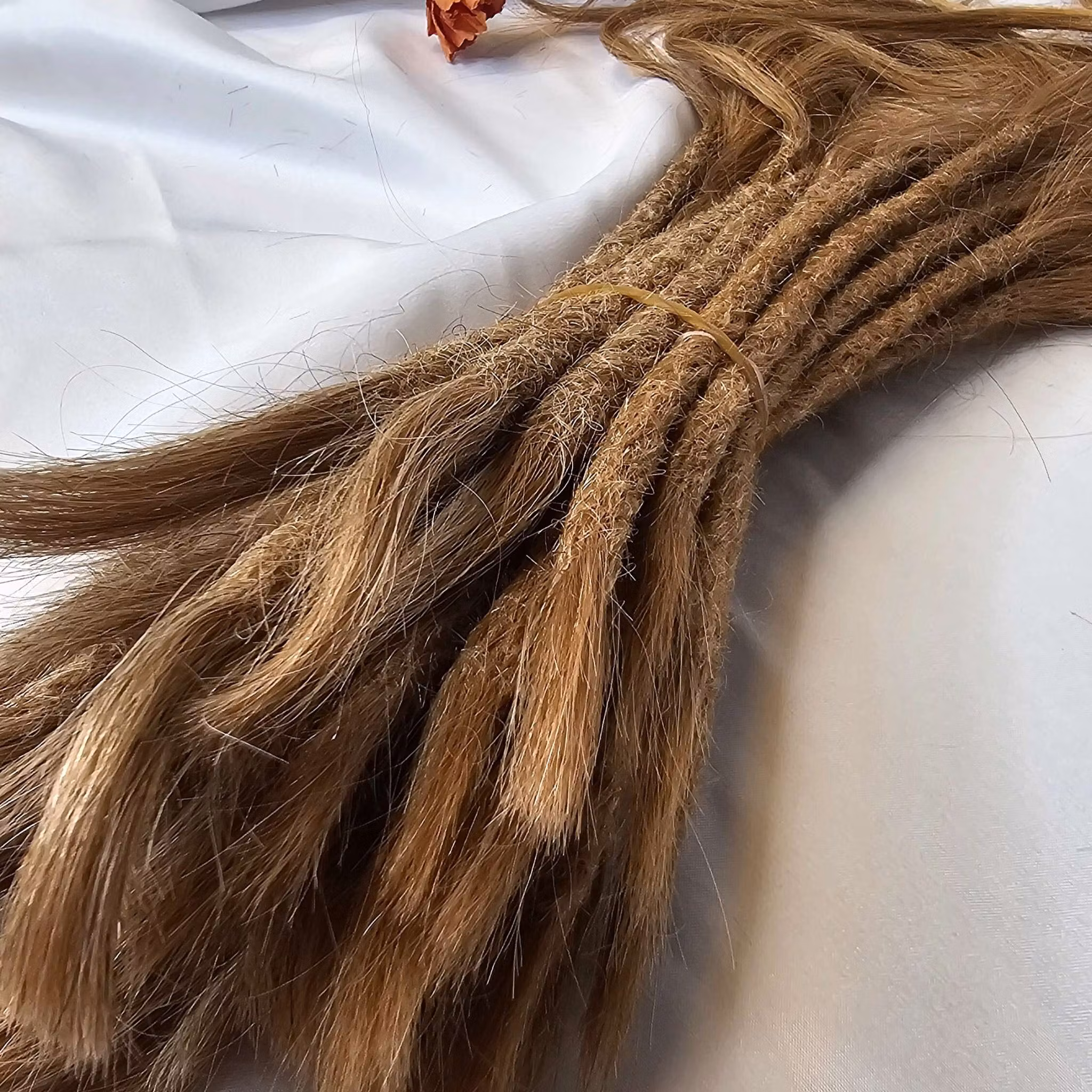 Ljusbrun Mix Äkta Dreads 45-50cm (7-8mm tjocka)