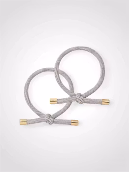 Söta Grå Hårsnoddar i Högkvalitativt Material