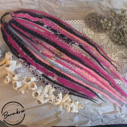 "Hallonlakrits" Dreads Ponytail Extensions