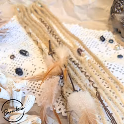 "Devi" Blond Clip-Ins