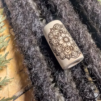 "Mandala Blomma" Dreadsmycke i trä med mönster