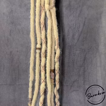 "Saga" Ljusblond Dreads Clip-Ins