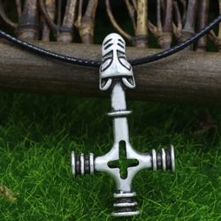 Kaulakoru Wolf Cross