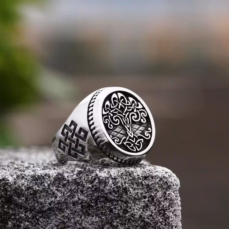 Ring Yggdrasil