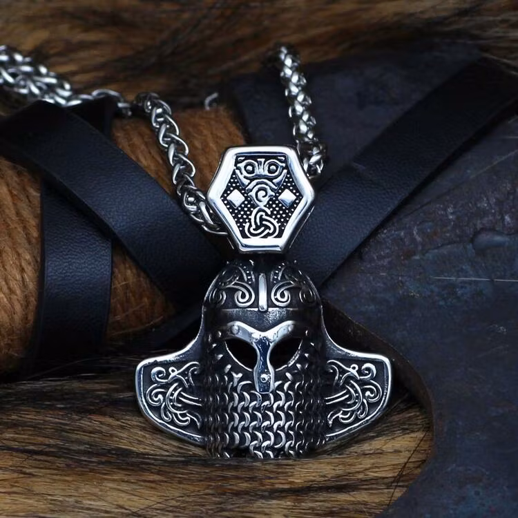 Halsband Helm of Viking