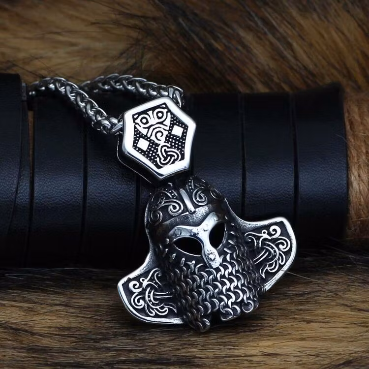 Halsband Helm of Viking