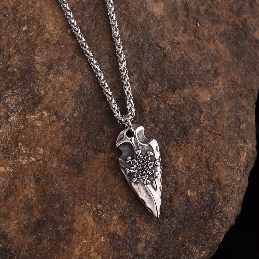 Kaulakoru Aegishjalmur Spear (useita värejä)