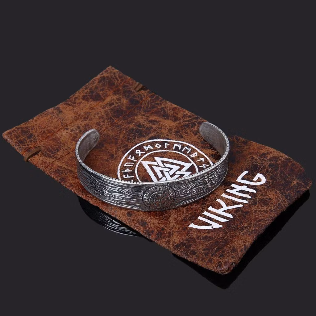 Armband Vegvisir Runskrift