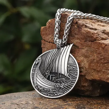 Halsband Vikingaskepp