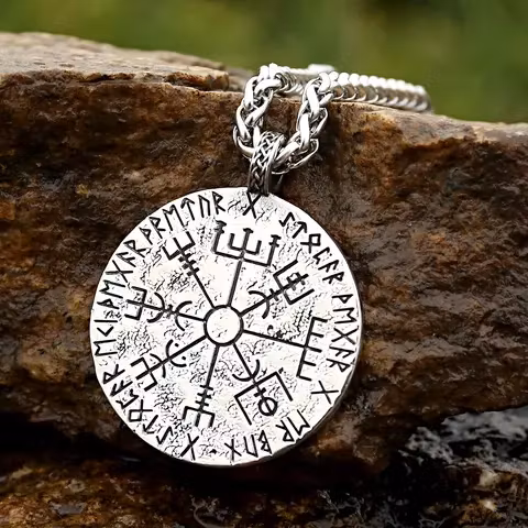 Necklace Freyja Vegvisir