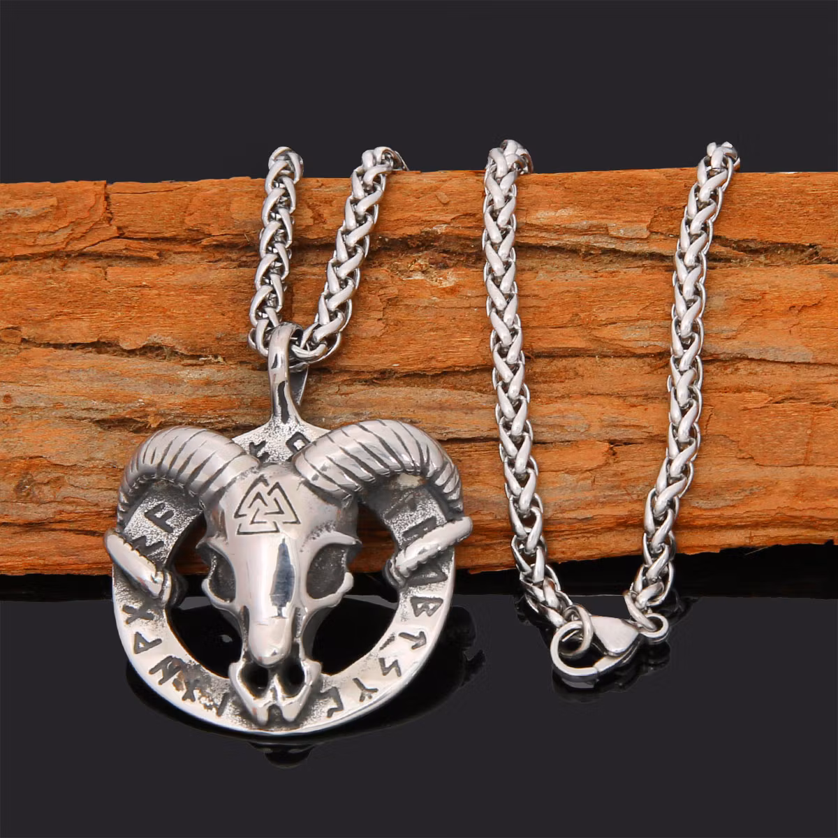 Halsband Tanngnjost Valknut