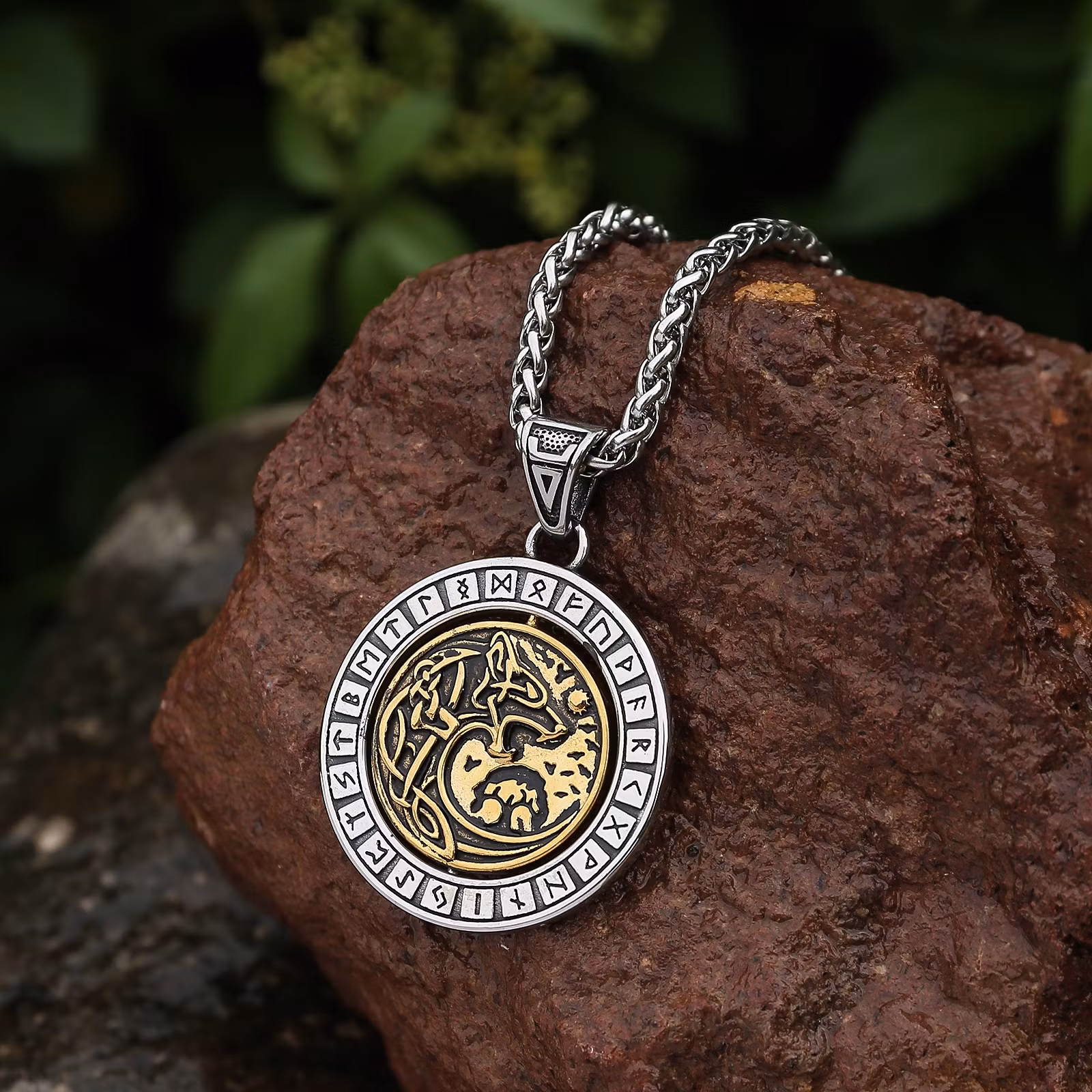 Halsband Fenrir Runskrift