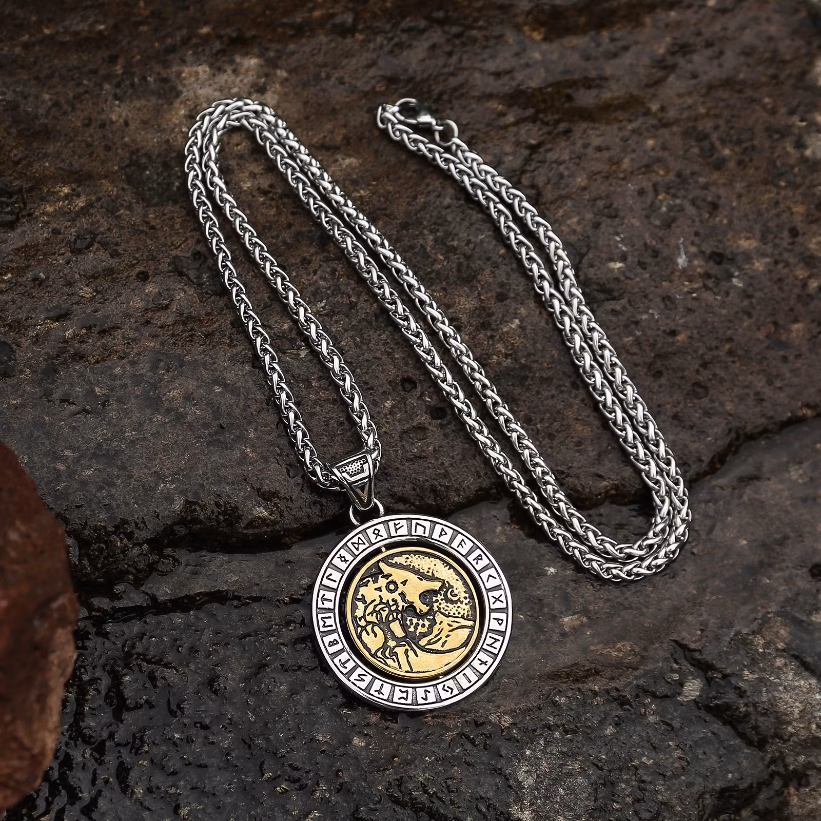 Halsband Fenrir Runskrift