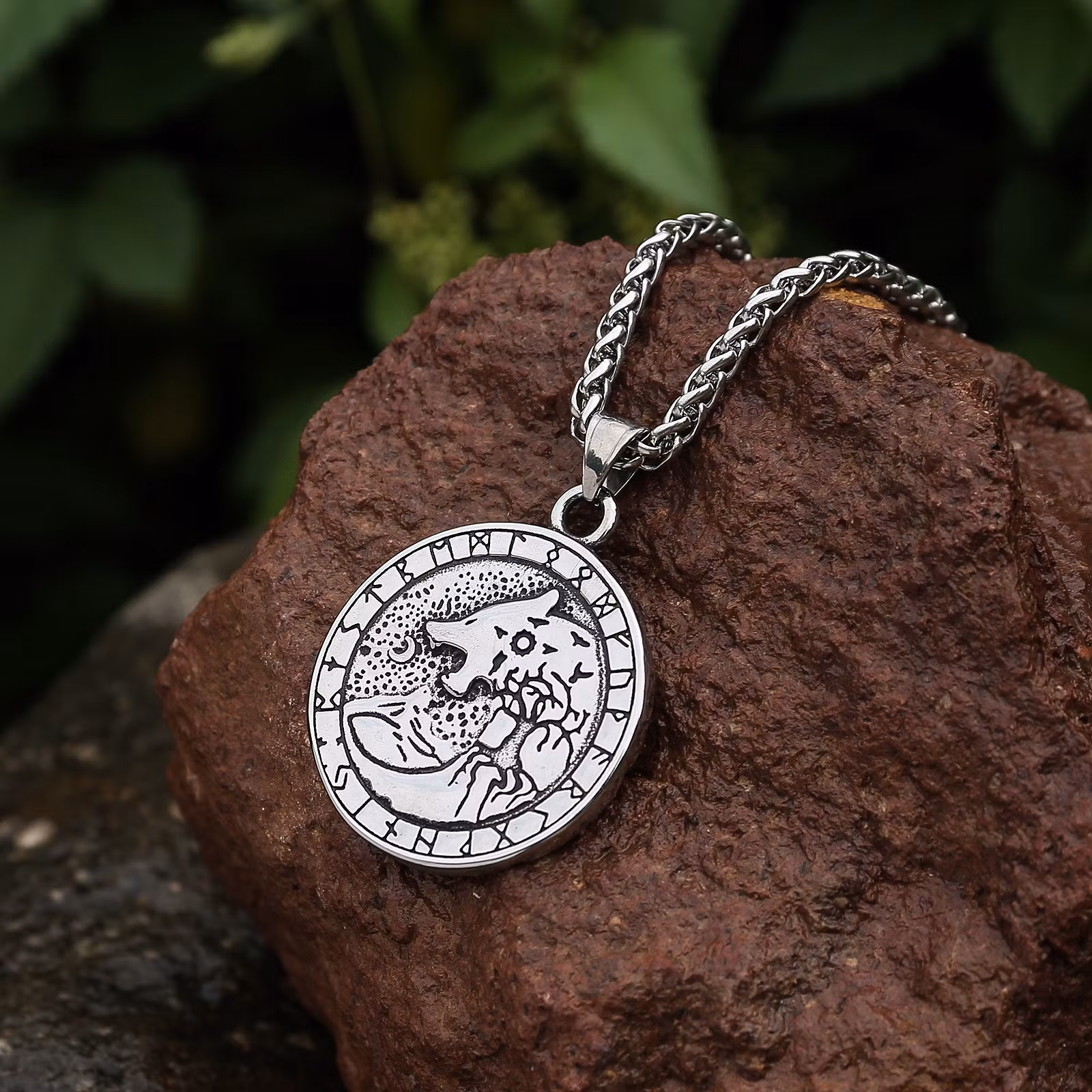 Halsband Freke Futhark