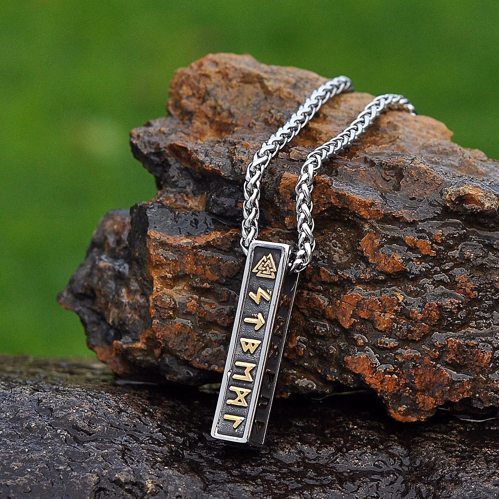 Halsband Runskrift (Fler Färger)