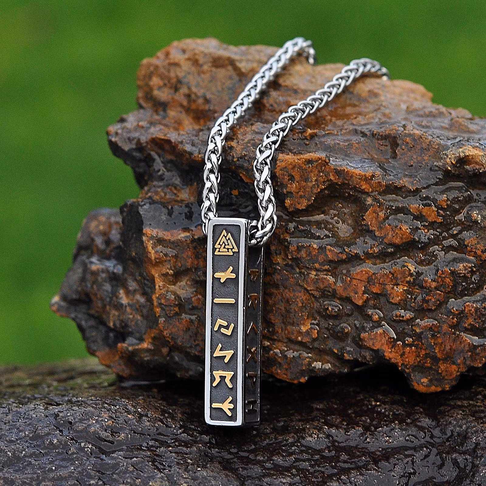 Halsband Runskrift (Fler Färger)