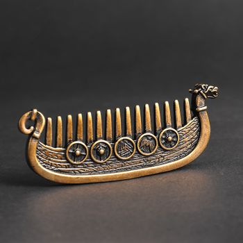 Hårkam Vikingabåt