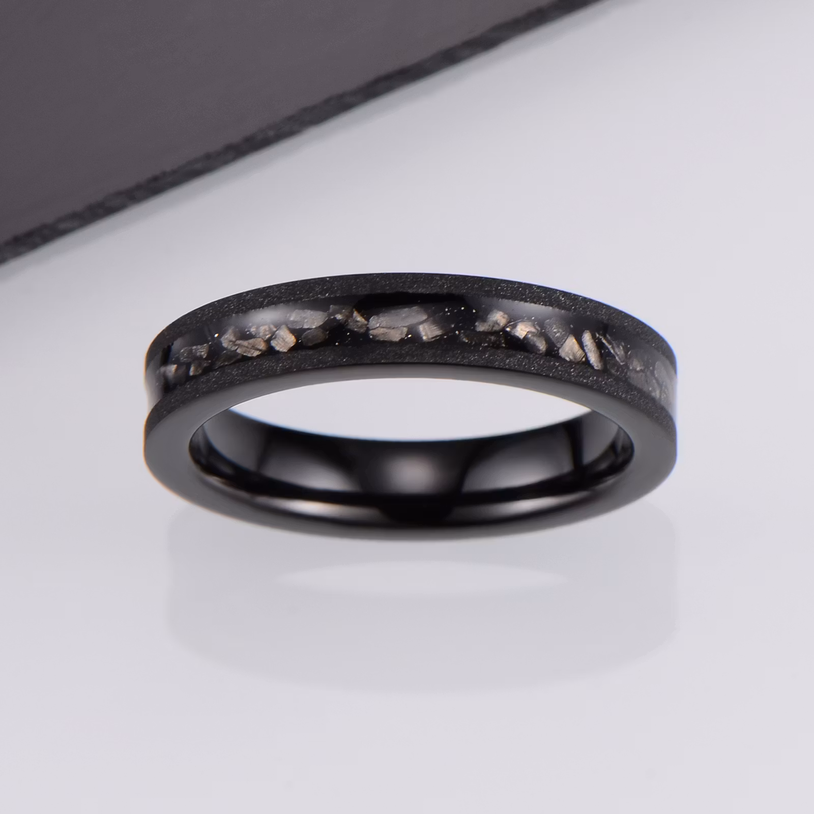 Ring Black Crystals Tungsten 4mm