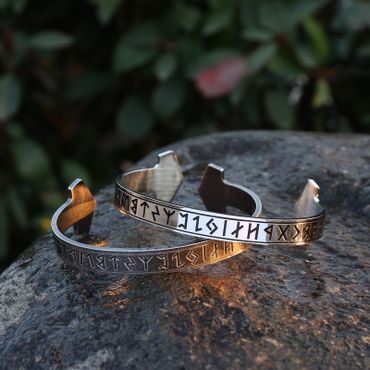 Armband Tor Futhark (Flera färger)