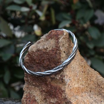 Armband Twisted (Flera färger)