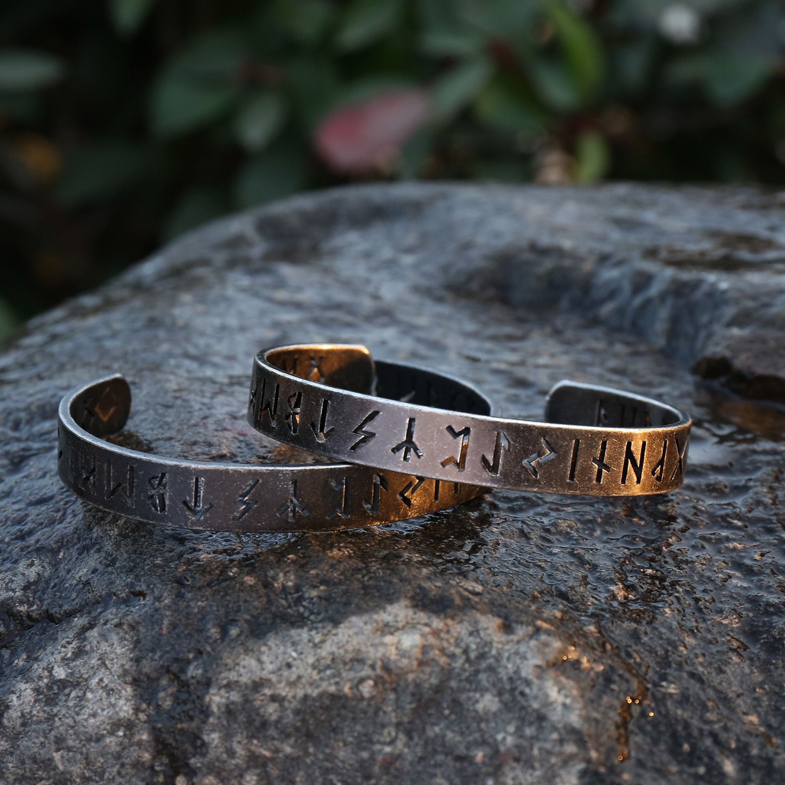 Armbånd Futhark  (Flere farver)