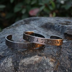 Bracelet Futhark (Multiple colors)