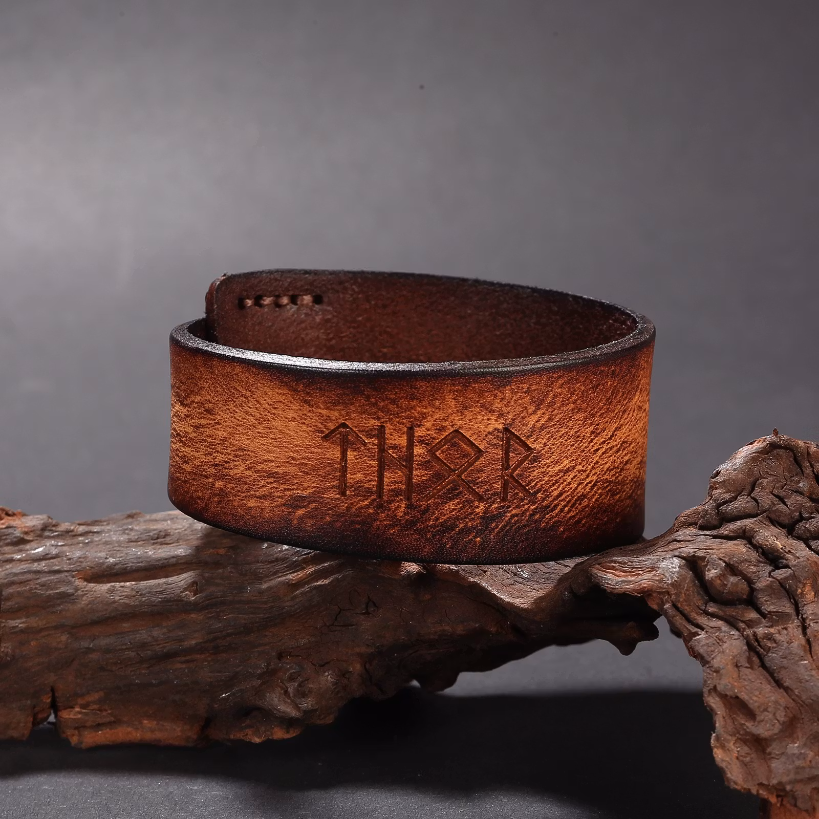 Armband Thor-ᛏᚺᛟᚱ  Läder (flera färger)