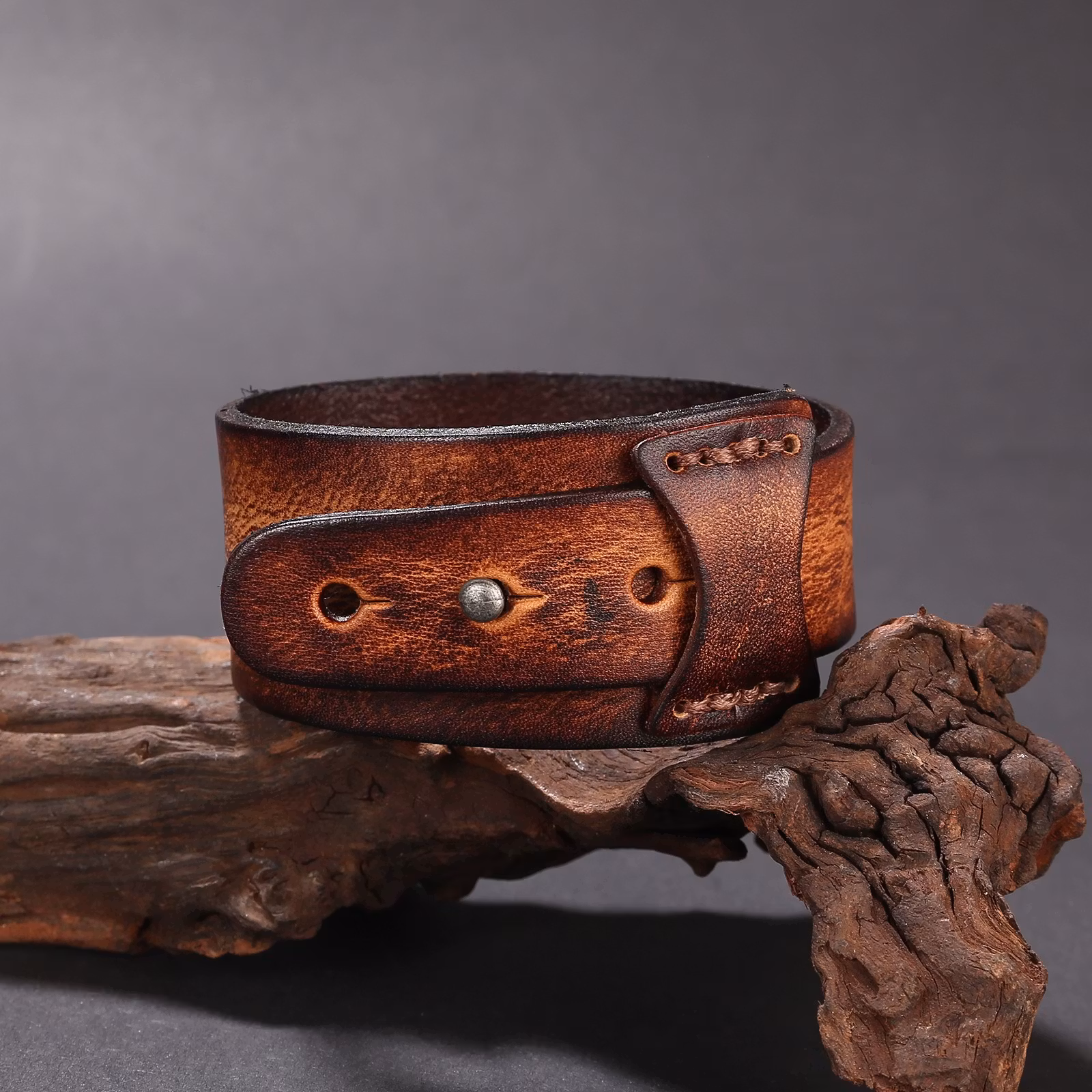 Armband Thor-ᛏᚺᛟᚱ  Läder (flera färger)