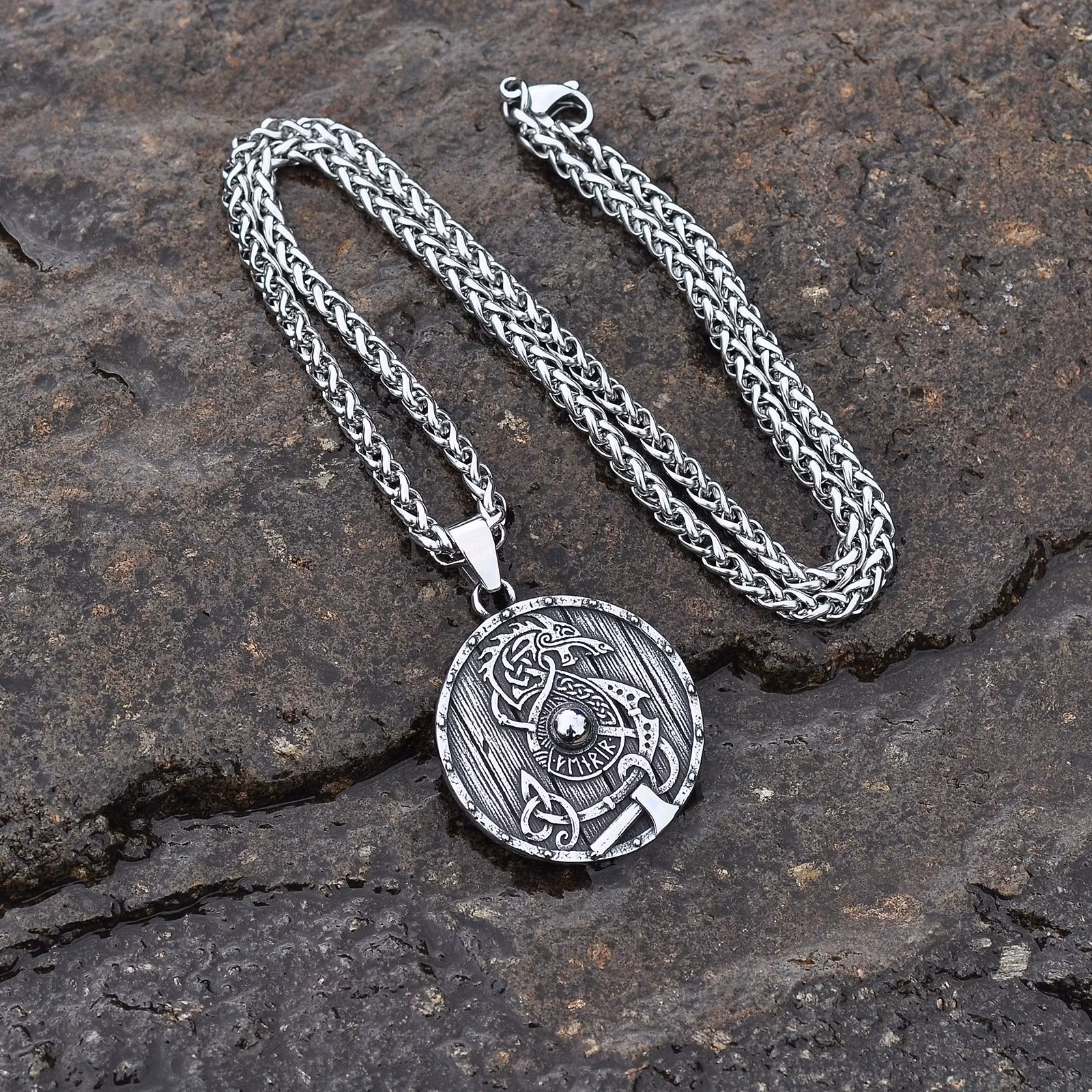 Halsband Sköld av Fenrir-ᚠ ᛖ ᚾ ᚱ ᛁ ᚱ