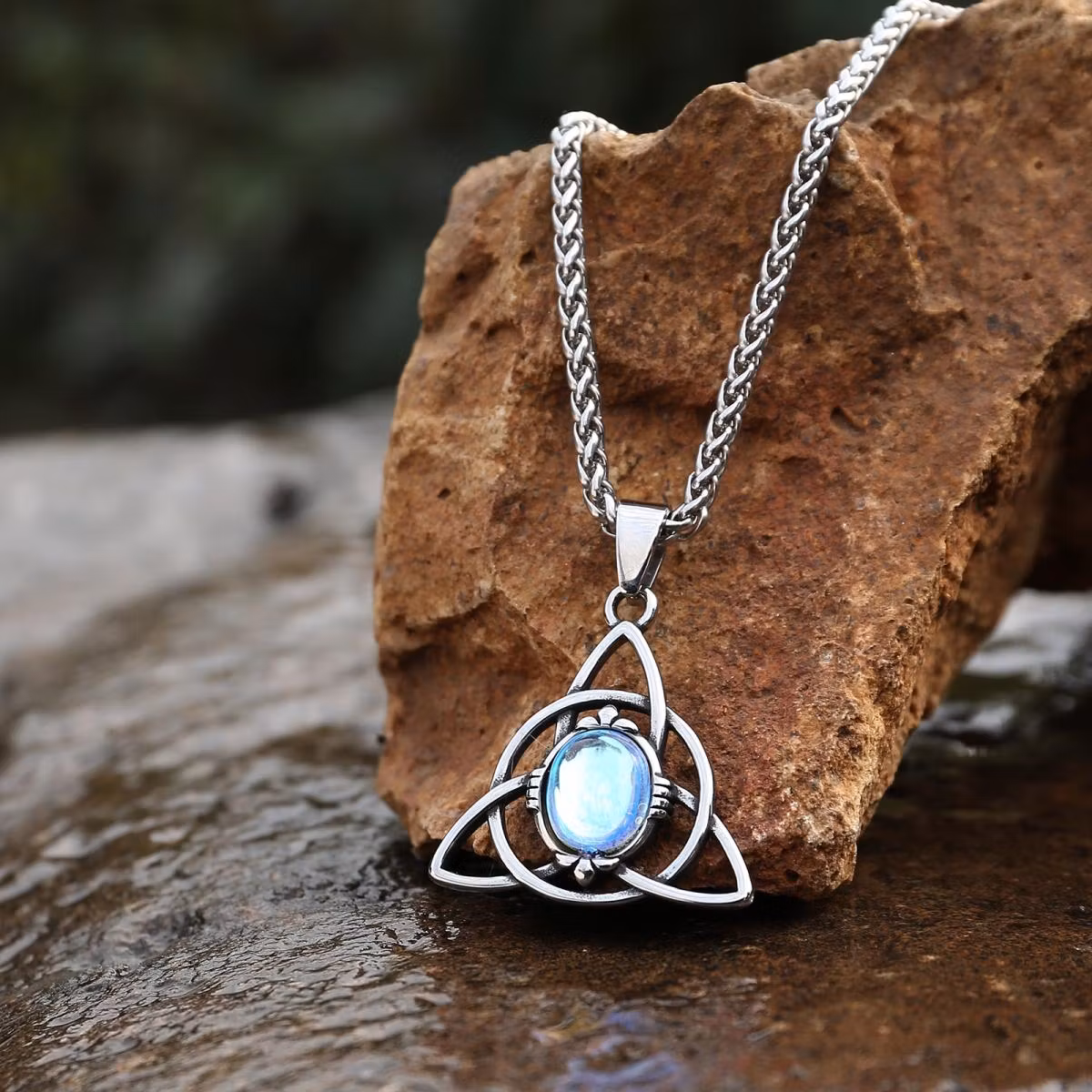 Halsband Måntriquetra